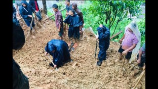 पर्वतमा पहिरो जादा ८ जनाको मृत्यु