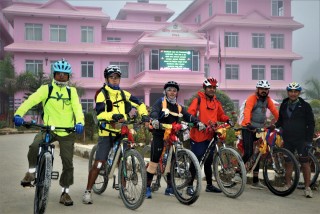 आन्तरकि पर्यटन प्रबर्धनको लागि मेचि–महाकालि यात्रामा निस्केको पुष्कर शाहको समुह स्याङ्जामा   