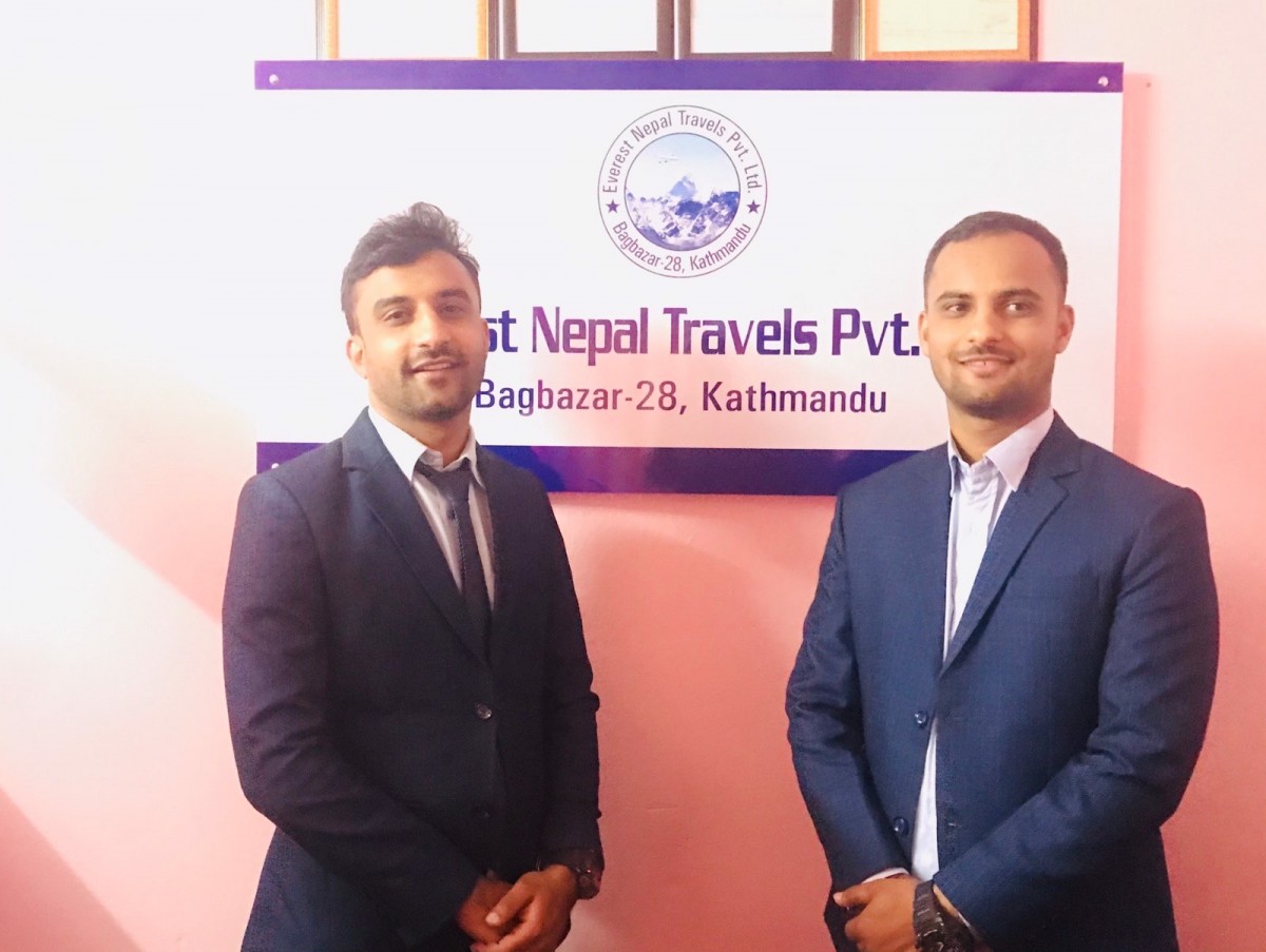 एभरेष्ट नेपाल ट्राभल्सद्वारा पैयूँको जोखिम बस्ती स्थानान्तरणकोलागि  आर्थिक सहयोग