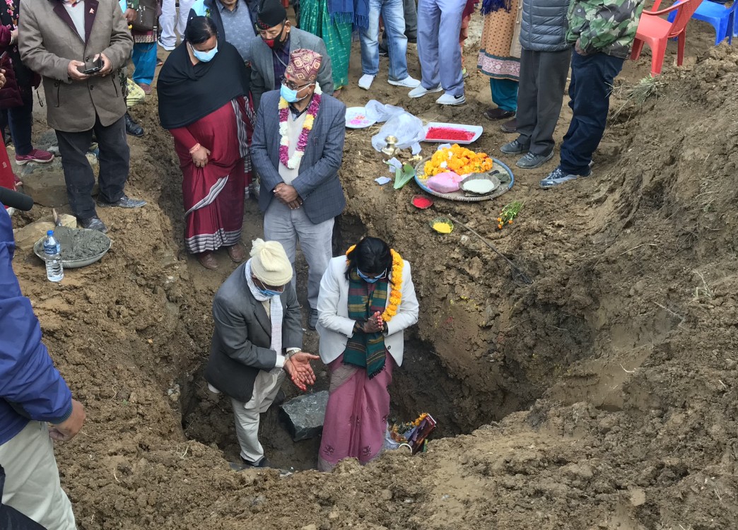 मन्री अर्यालद्वारा स्याङजामा एकै दिन ३ अस्पतालको शिलान्यास