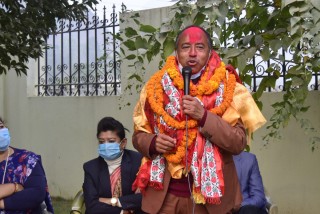 वालिङमा सांसद पाण्डेलाई बधाई तथा सम्मान
