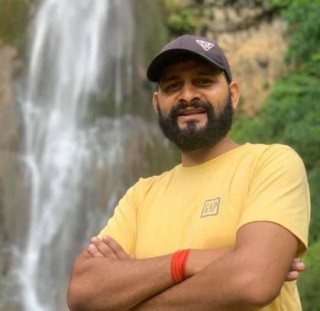 जन्म दिनको अवसरमा पत्रकार अर्यालद्वारा पैयूँमा सुरक्षित आवास निर्माणको लागि आर्थिक सहयोग प्रदान