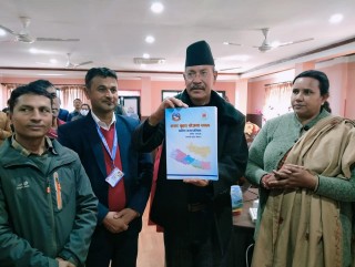वालिङ नगरपालिकाको नगर बृहत योजना पुस्तक बिमोचन तथा सार्वजनिक