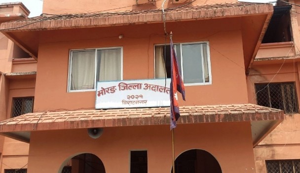 म्याद थप गर्न लगिएका थुनुवा अदालतबाटै हत्कडीसहित फरार