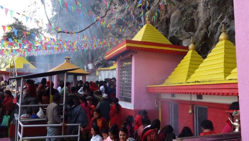 छायाँक्षेत्रमा महाशिवरात्रि मनाउने भक्तजनको घुँइचो 