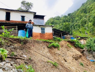 विकासका नाममा विनास, महाशिला ज्यामिरेका घर पहिरोको उच्च जोखिममा