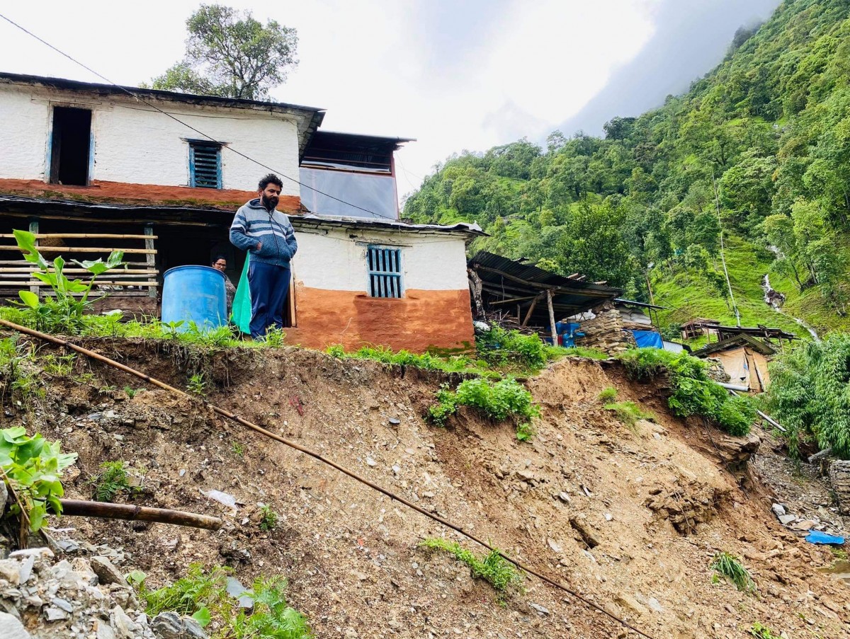 विकासका नाममा विनास, महाशिला ज्यामिरेका घर पहिरोको उच्च जोखिममा