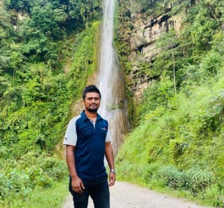 जन्म दिनको अवसरमा  समाजसेवी  भुर्तेलद्वारा आर्थिक सहयोग  प्रदान