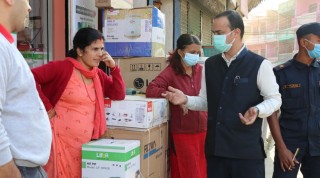 वालिङमा बजार अनुगमन,सडकपेटीमा सामान राखेर बिक्री गर्न नपाईने