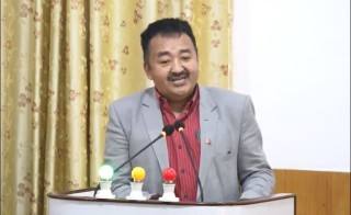 पक्ष प्रतिपक्ष नभनी विश्वासको मत दिनुस् : मुख्यमन्त्री राई