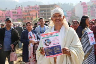 बुबाको किरीया बसेको चौँथो दिनमा मत माग्दै खड्का (फोटो फिचर )