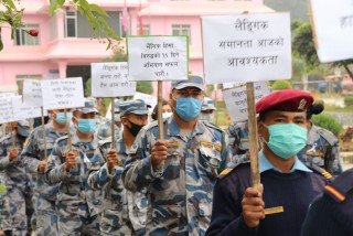 वालिङमा लैङ्गिक हिंसाविरुद्धको १६ दिने अभियान शुरु (फोटो फिचर)