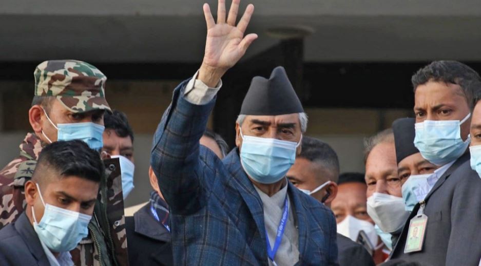 एमाले अध्यक्ष ओलीलाई भेट्न प्रधानमन्त्री बालकोटमा