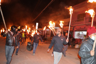 एमसीसीको विरोधमा  वालिङमा मसाल जुलुस (भिडियो सहित)