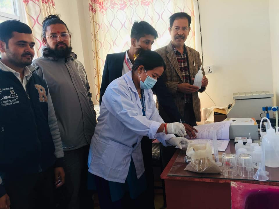 वालिङमा माटो परीक्षण गर्न डिजिटल ल्यावको सुरुवात 