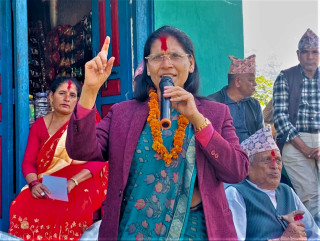 भ्रममा नपरी ढुक्कसँग सूर्य चिन्हमा मतदिन पूर्वमन्त्री अर्यालको आग्रह