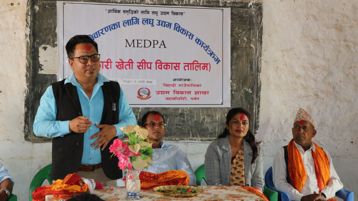नागरिकलाई स्व-व्यवसायसँग जोड्ने योजनालाई प्राथमिकता दिन्छौँ –अध्यक्ष गुरुङ
