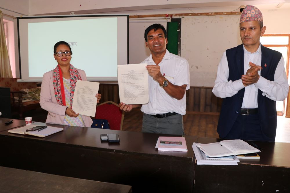 वालिङमा सामुदायिक स्वास्थ्य तथा नर्सिङ घरदैलो कार्यक्रम सुरु