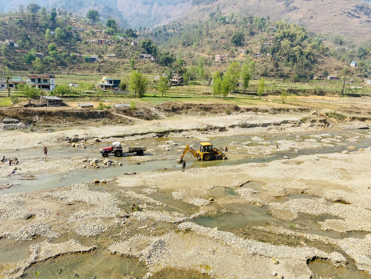 पैयूँमा नदिजन्य पदार्थको उत्खनन गरे ५ देखी २० हजार सम्म जरिवाना तिर्नु पर्ने