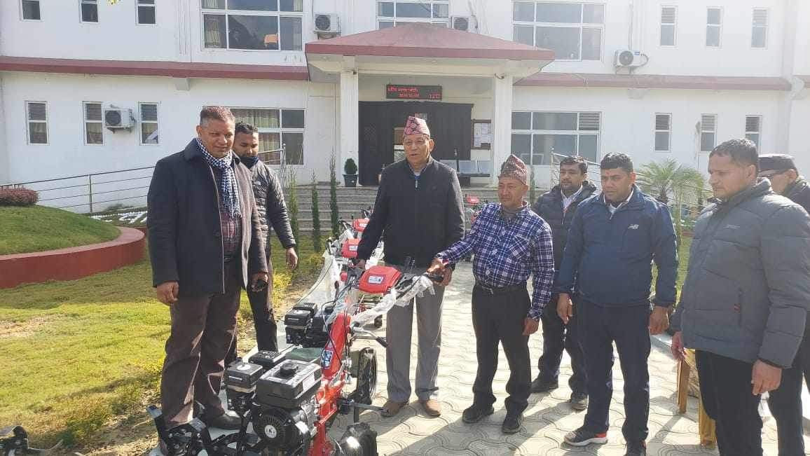 भिरकोट नगरपालिकाद्वारा हाते ट्य्राक्टर बितरण