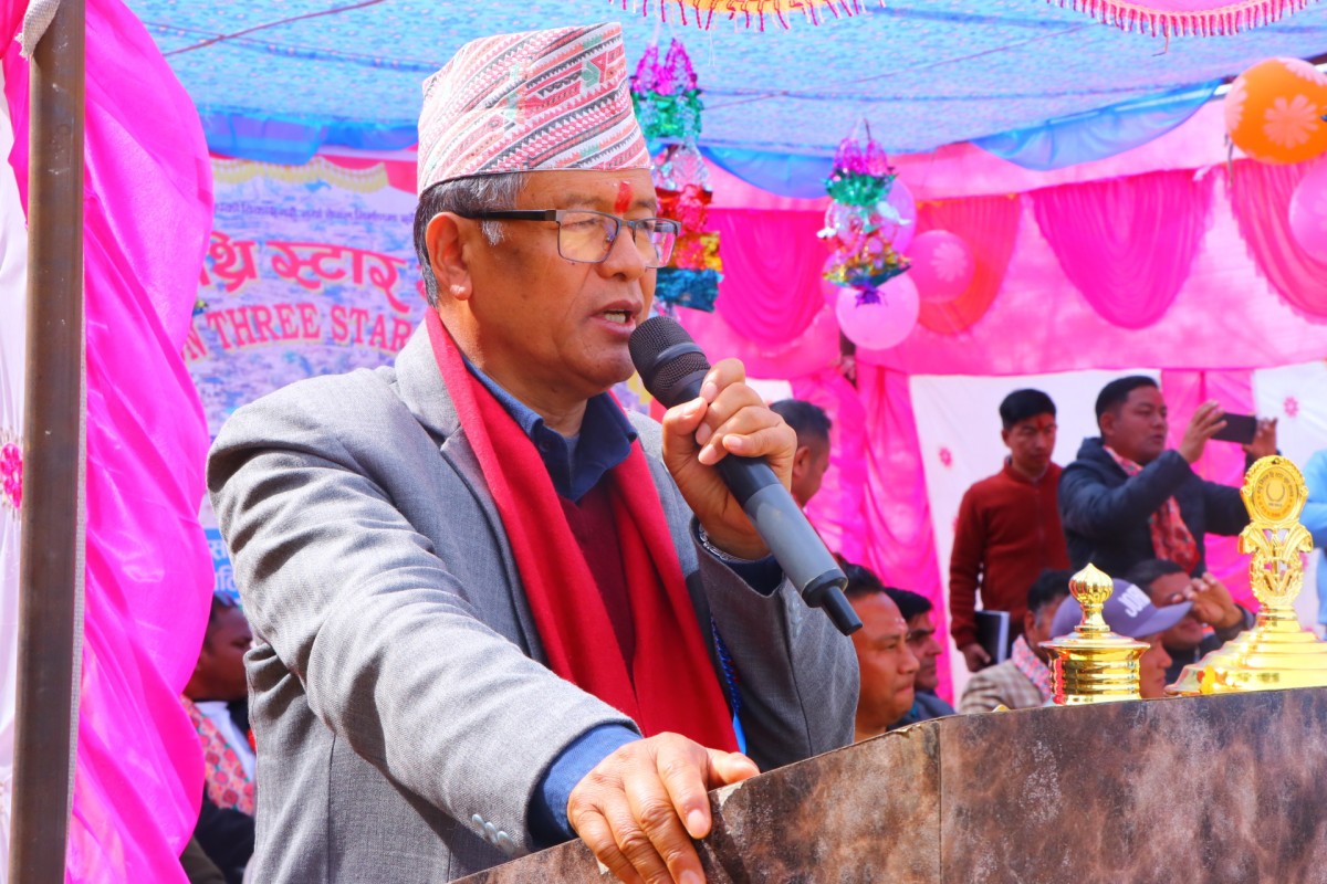 विकासको काममा बजेट बाधा बन्दैन –मन्त्री गुरुङ 