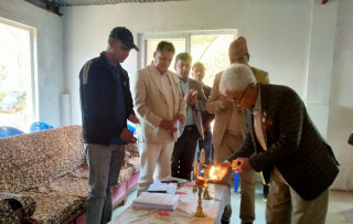 रेडियो सुन्ने वातावरण सिर्जना गर्न रेडियो वितरण