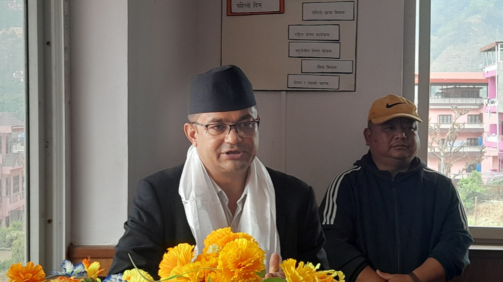 कानून बनाएर विकासका कामलाई तिव्रता दिइनेः मन्त्री गिरी