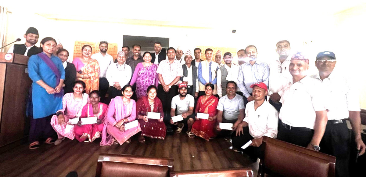 वालिङ नगरपालिकाद्वारा गाई खरिदमा अनुदान