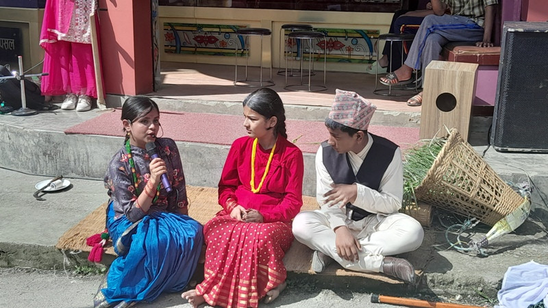 वालिङमा सडक नाटक प्रदर्शन