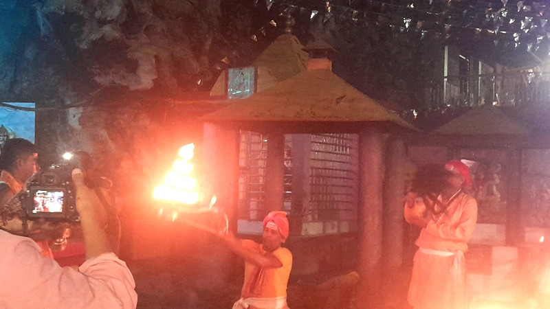 प्रसिद्ध धार्मिक स्थल छायाँक्षेत्रमा दैनिक महाआरती