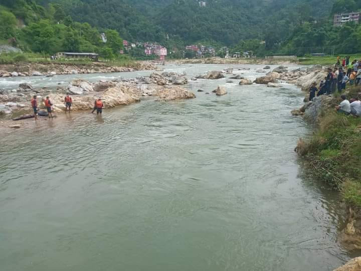पौडी खेल्दा बेपत्ता विद्यार्थी भेटिए
