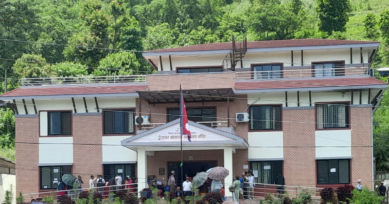 वालिङमा राष्ट्रिय परिचय पत्रका लागि फोटो खिचाउनेको भिड, सामाजिक सुरक्षा भत्ताका लागि हाललाई जरुरी नपर्ने