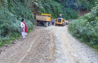 सुरुभयो वालिङ आसपासका ग्रामिण सडक सरसफाई