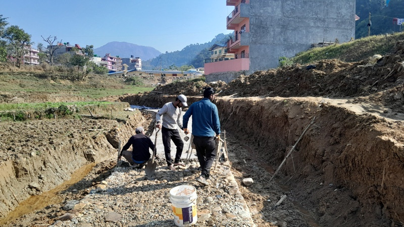 वालिङमा खोला नियन्त्रणको काम सुरु 
