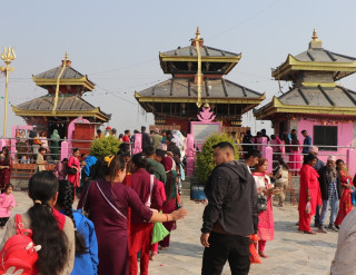 वालिङ नगरीकै आकर्षक गन्तव्य प्रशिद्ध गह्रौंसुरमा भक्तजनहरुको आवागमन बढ्दै