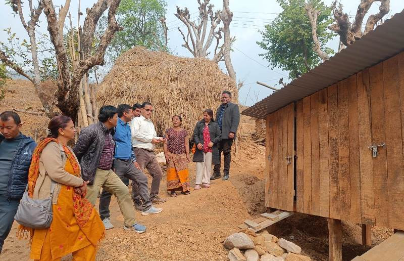 वालिङ नगरपालिकाद्वारा बाख्राका लागि आधुनिक खोर निर्माणमा जोड 