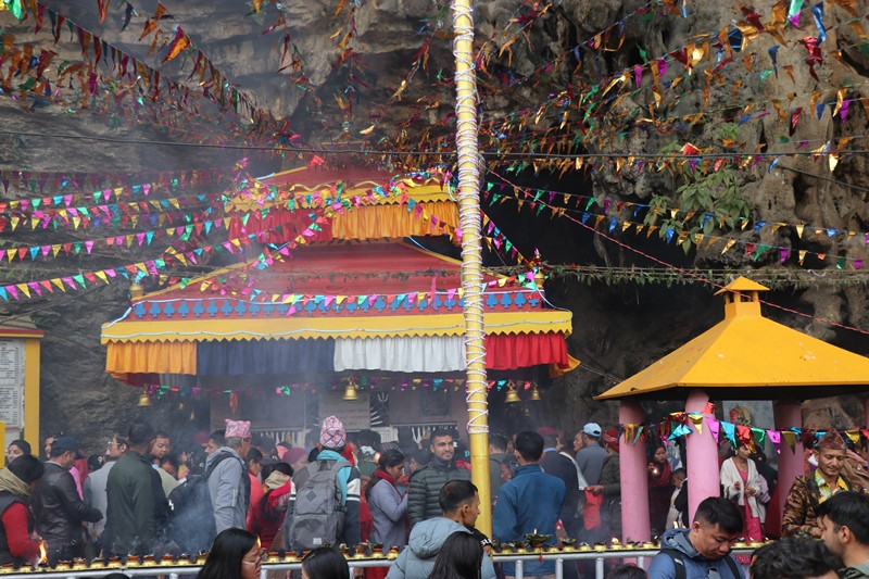 आस्थाको केन्द्र छाङ्छाङ्दी छायाँक्षेत्र शिवशक्तिपीठमा दर्शनार्थीहरुको आकर्षण बढ्दै