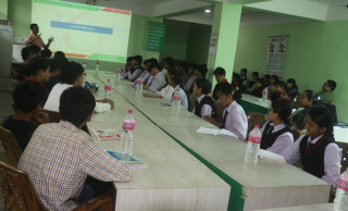 एक विद्यालयले सुरु ग¥यो विद्यार्थीलाई वित्तीय साक्षरता 