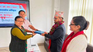 पैयूँमा नयाँ प्रमुख प्रशासकीय अधिकृत भण्डारीको भव्य स्वागत